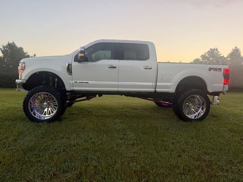 Used 2020 Ford F250 Platinum AWD/4WD image 4