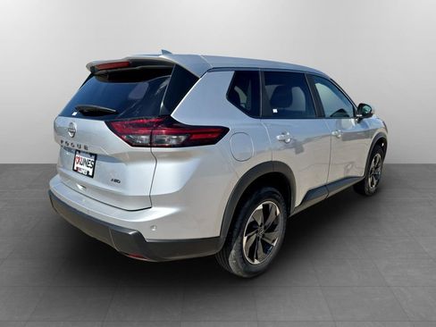 Used 2025 Nissan Rogue SV image 7