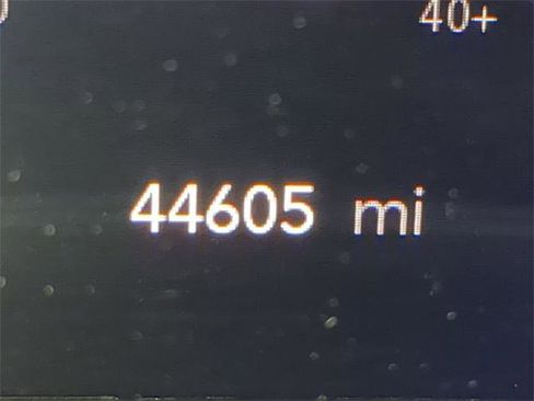 Certified 2024 Chrysler Pacifica Limited image 37