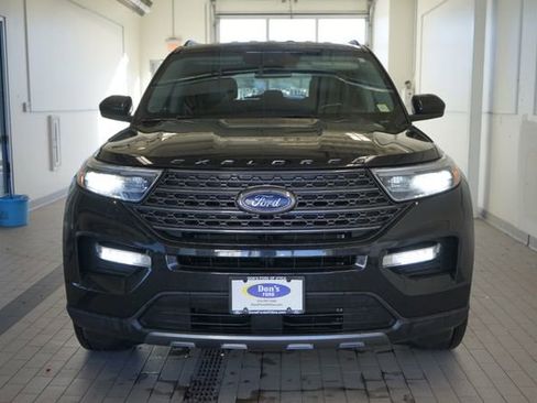 Used 2022 Ford Explorer XLT w/ Equipment Group 202A AWD/4WD image 17