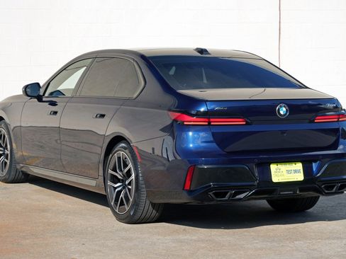 Used 2023 BMW 760i xDrive w/ Executive Package AWD/4WD image 60