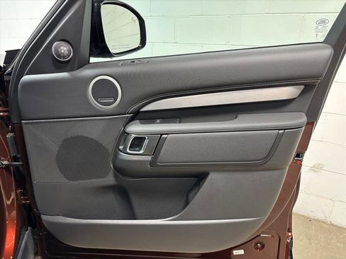New 2026 Land Rover Discovery Limited Edition image 35