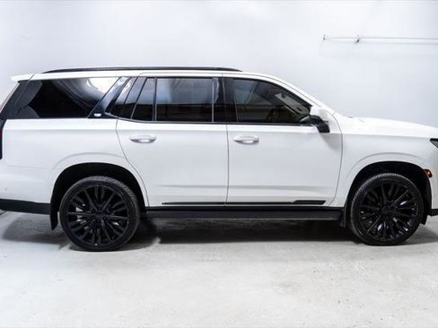 Used 2022 Cadillac Escalade Sport Platinum w/ Heavy-Duty Trailer Package AWD/4WD image 8