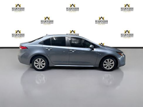 Used 2020 Toyota Corolla LE FWD image 4