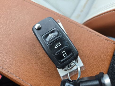 Used 2017 Volkswagen Beetle 1.8T Classic image 29