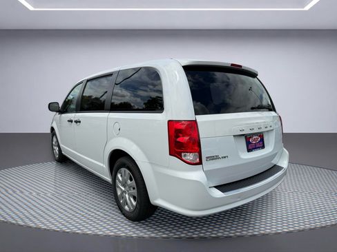 Used 2019 Dodge Grand Caravan SE w/ UConnect Hands-Free Group FWD image 4