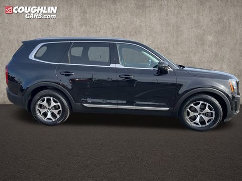 Used 2022 Kia Telluride EX image 2