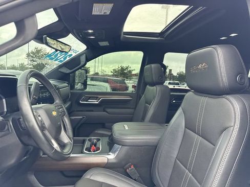 Certified 2024 Chevrolet Silverado 3500 High Country w/ Technology Package AWD/4WD image 11