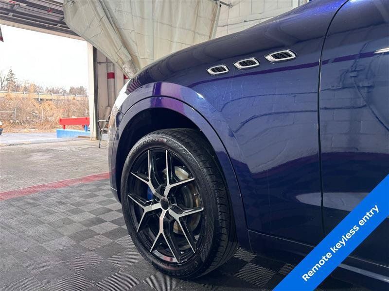 Used 2019 Maserati Levante AWD/4WD image 7