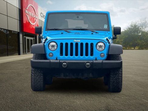 Used 2017 Jeep Wrangler Unlimited Rubicon w/ Connectivity Group image 11