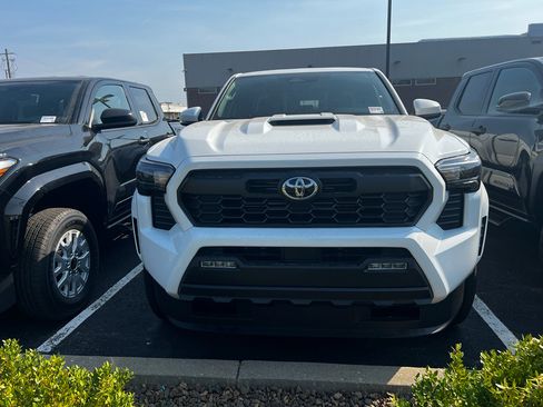 New 2026 Toyota Tacoma TRD Sport image 6