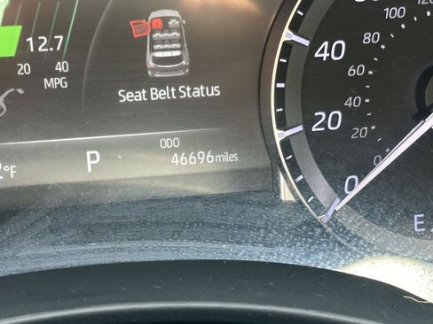 Used 2022 Toyota Highlander XLE AWD/4WD image 13