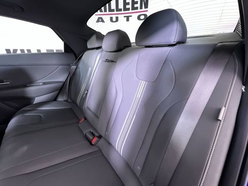 Used 2025 Hyundai Elantra SEL image 24