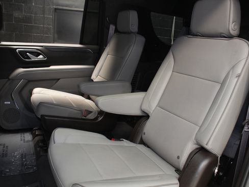 Used 2022 GMC Yukon XL SLT w/ SLT Premium Package AWD/4WD image 40