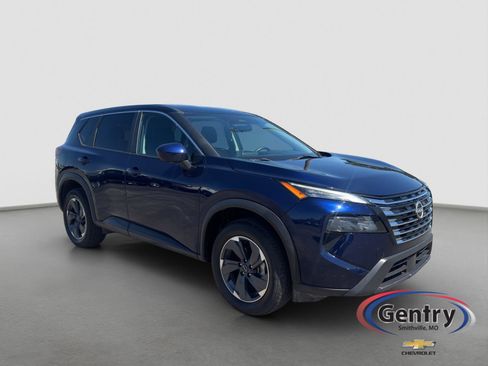 Used 2024 Nissan Rogue SV FWD image 8