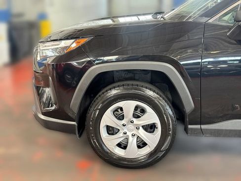 Used 2024 Toyota RAV4 LE FWD image 19