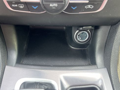 Used 2022 Dodge Charger SXT AWD/4WD image 6