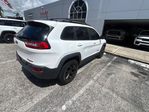 Used 2018 Jeep Cherokee Trailhawk w/ Comfort/Convenience Group AWD/4WD image 6