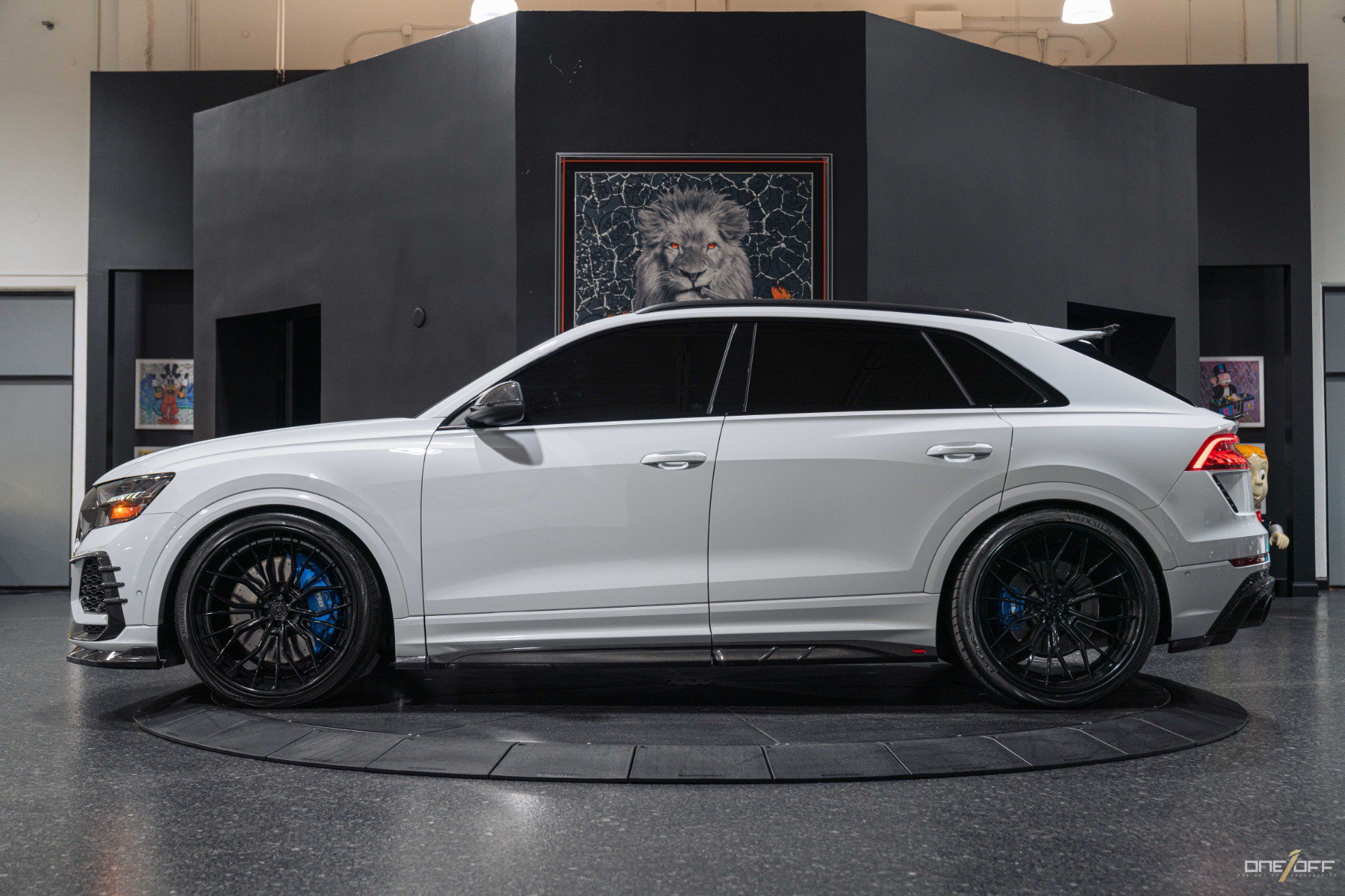 Used 2022 Audi RS Q8 w/ Carbon Optic Package AWD/4WD image 21