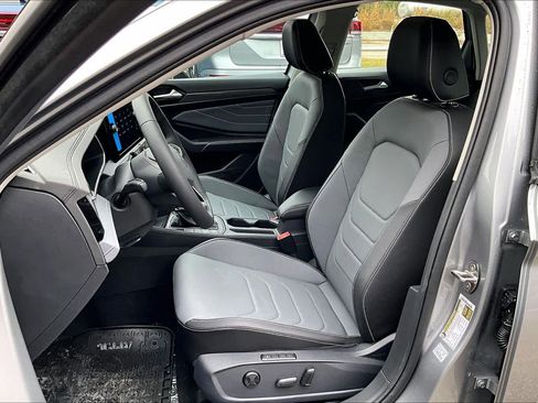 New 2026 Volkswagen Jetta SEL image 9
