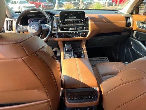 Used 2022 Nissan Pathfinder Platinum w/ Cargo Package image 18