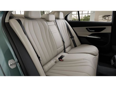 New 2026 Mercedes-Benz E 350 4MATIC Sedan image 5