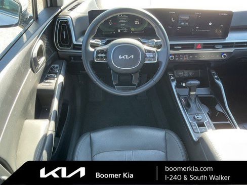 Certified 2025 Kia Sorento S w/ Panoramic Sunroof Package image 14