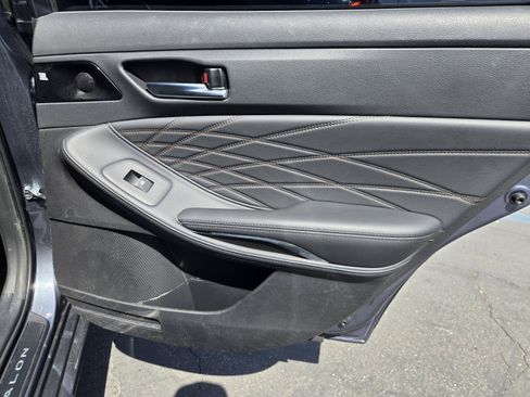 Used 2021 Toyota Avalon Limited w/ Advanced Safety Package FWD image 26