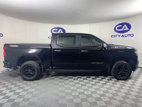 Used 2020 Chevrolet Silverado 1500 Custom Trail Boss w/ Custom Convenience Package AWD/4WD image 2