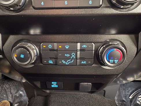 Used 2022 Ford F250 XLT w/ FX4 Off-Road Package image 29