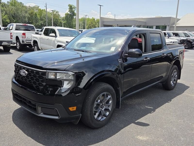 Used 2025 Ford Maverick XLT w/ XLT Luxury Package FWD image 3