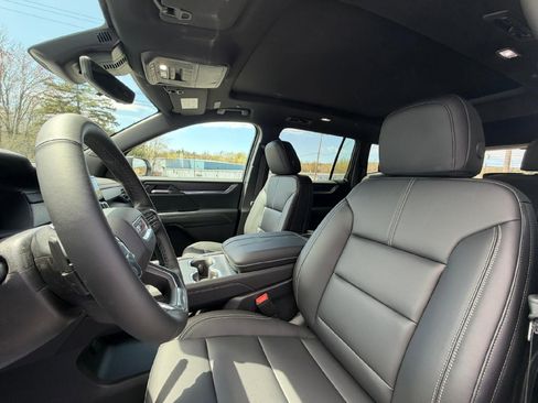 New 2026 GMC Acadia Elevation w/ Black Edition AWD/4WD image 15