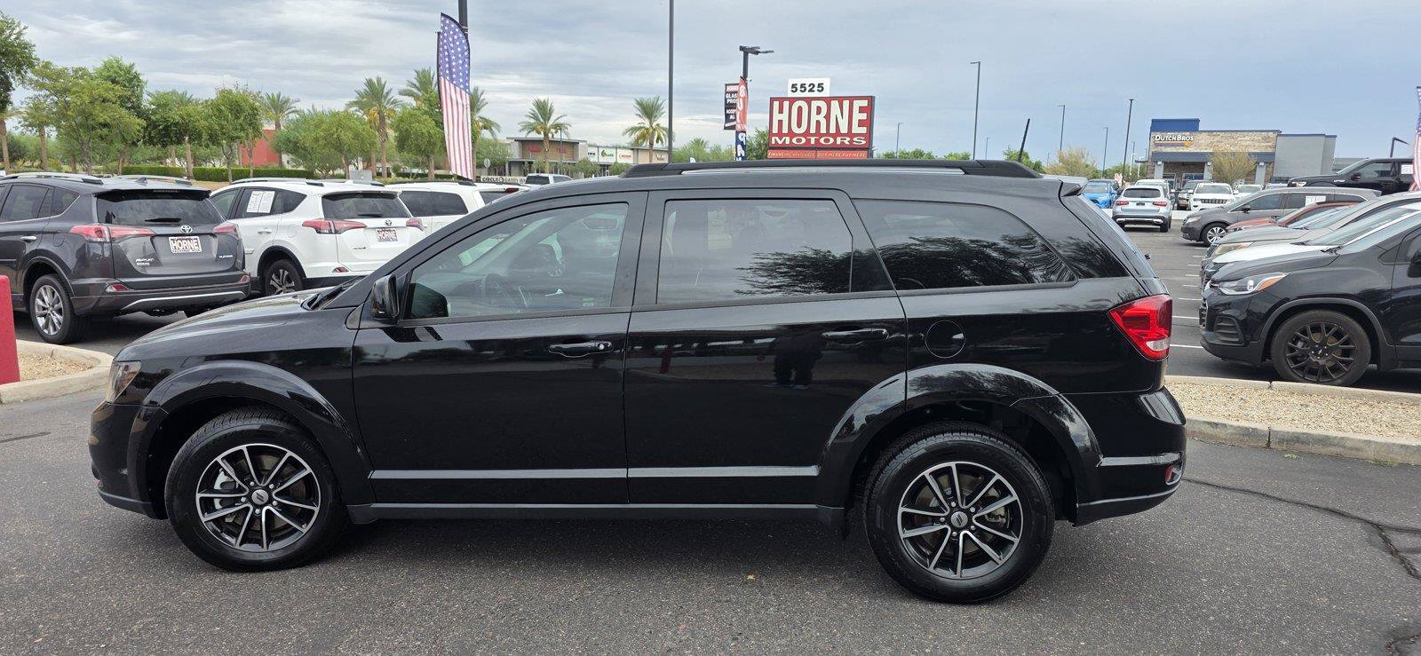 Used 2018 Dodge Journey SXT w/ Connectivity Group FWD image 8