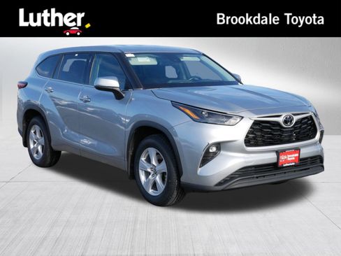 Certified 2022 Toyota Highlander LE image 1
