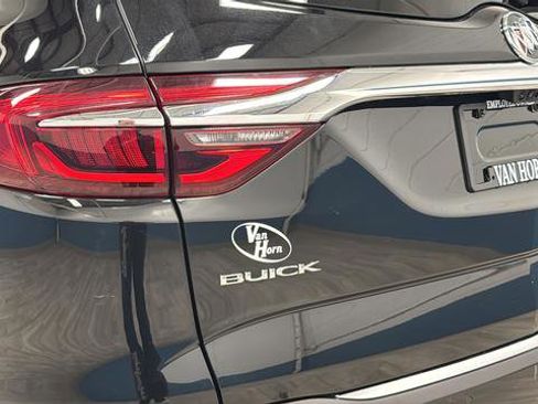 Used 2018 Buick Enclave Premium w/ LPO, Hit The Road Package AWD/4WD image 40