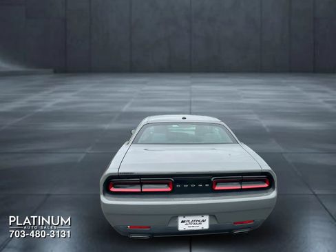 Used 2017 Dodge Challenger SXT RWD image 7