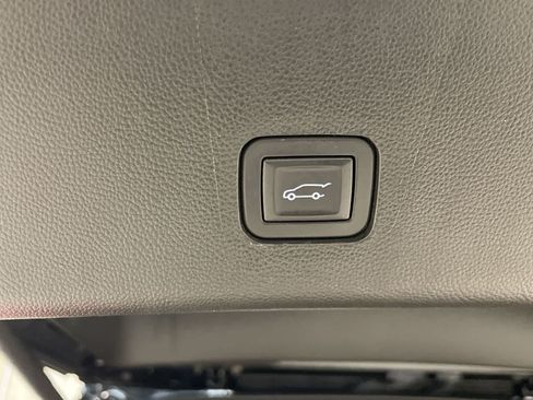 Used 2019 Chevrolet Traverse LT w/ LT Premium Package FWD image 23