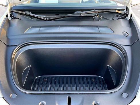 Used 2023 Tesla Model Y Performance AWD/4WD image 28