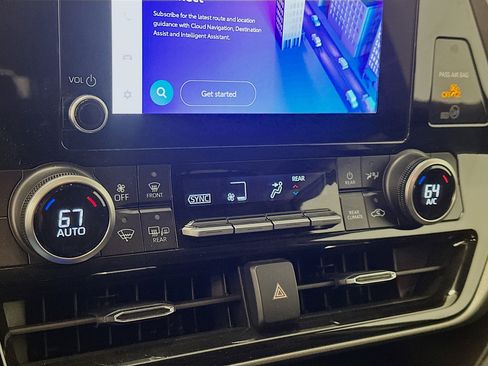 Used 2024 Toyota Highlander LE image 24