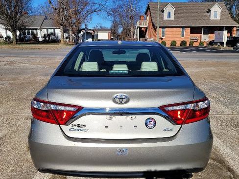 Used 2016 Toyota Camry XLE image 8