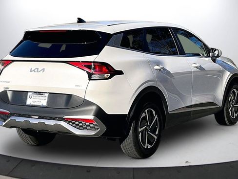 Used 2025 Kia Sportage LX image 9