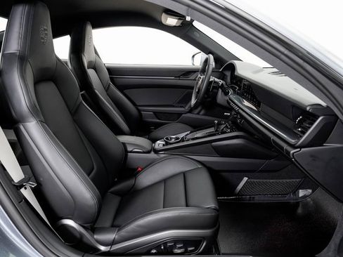 Used 2025 Porsche 911 Carrera image 28