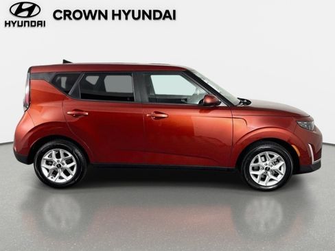 Used 2024 Kia Soul LX w/ Option Group 015 FWD image 5