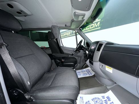 Used 2016 Mercedes-Benz Sprinter 2500 image 28