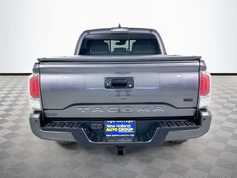 Used 2022 Toyota Tacoma TRD Sport w/ Technology Package AWD/4WD image 6