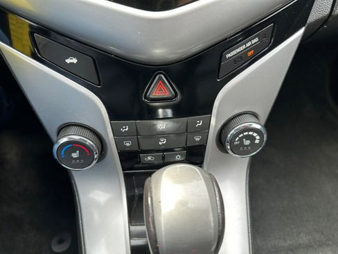 Used 2015 Chevrolet Cruze Diesel w/ Sun And Sound Package image 21