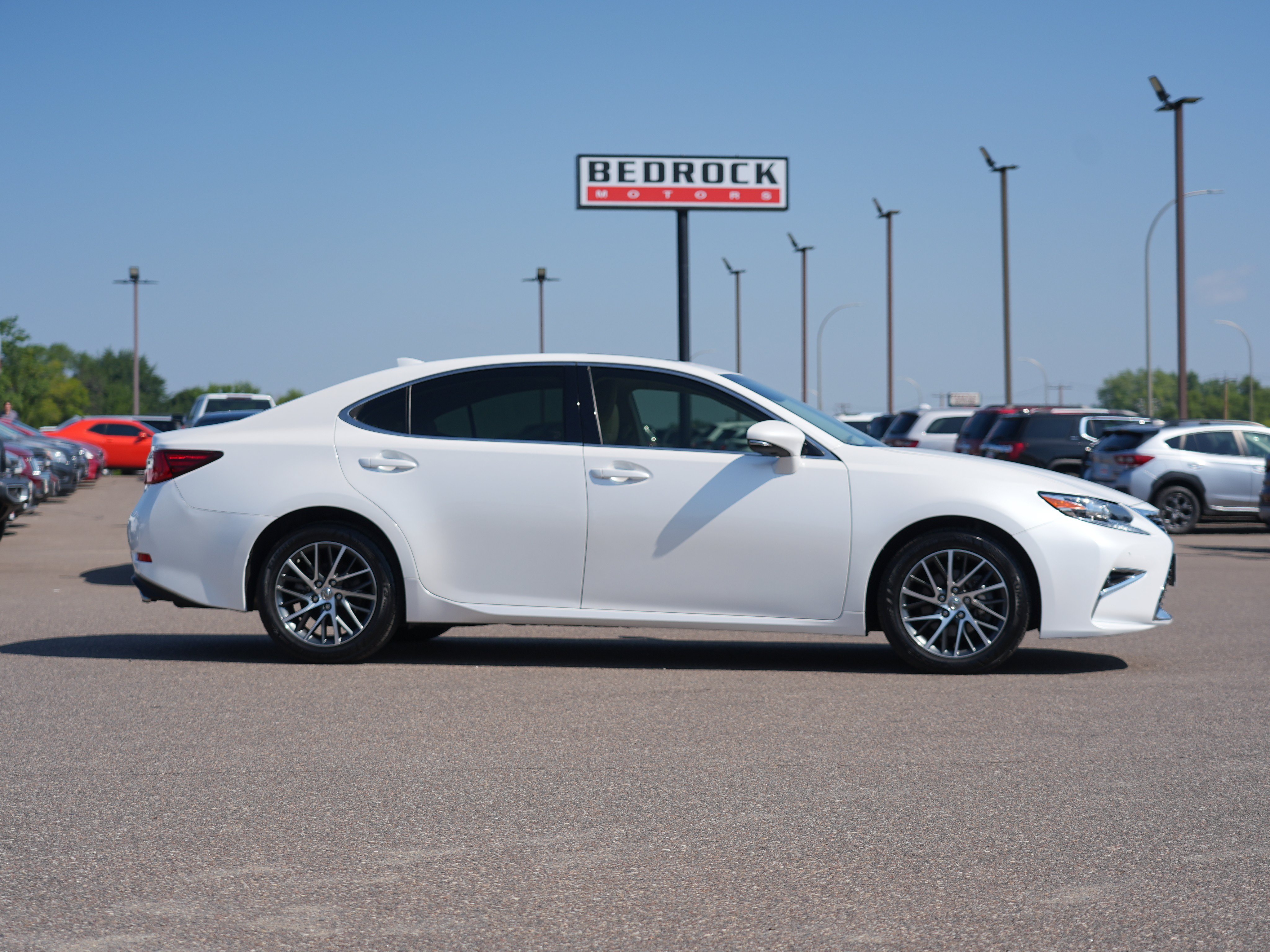 Used 2016 Lexus ES 350 w/ Luxury Package w/Wood Trim FWD image 2