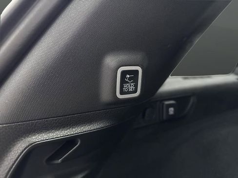 Used 2025 Jeep Grand Cherokee Summit w/ Obsidian Package image 16