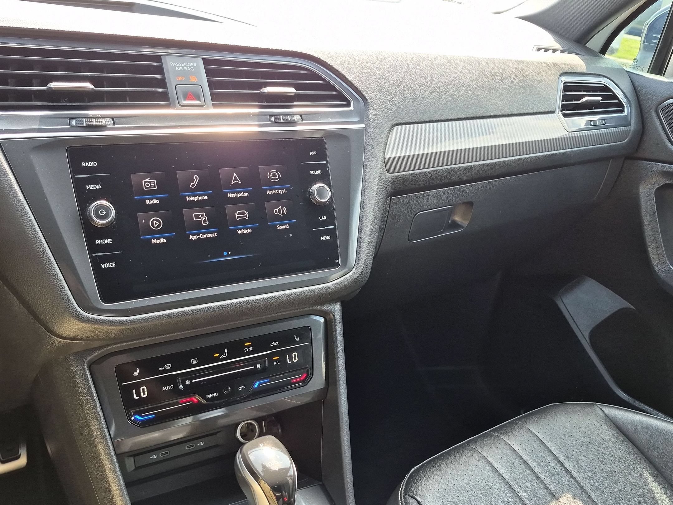 Used 2023 Volkswagen Tiguan SE R-Line FWD image 22