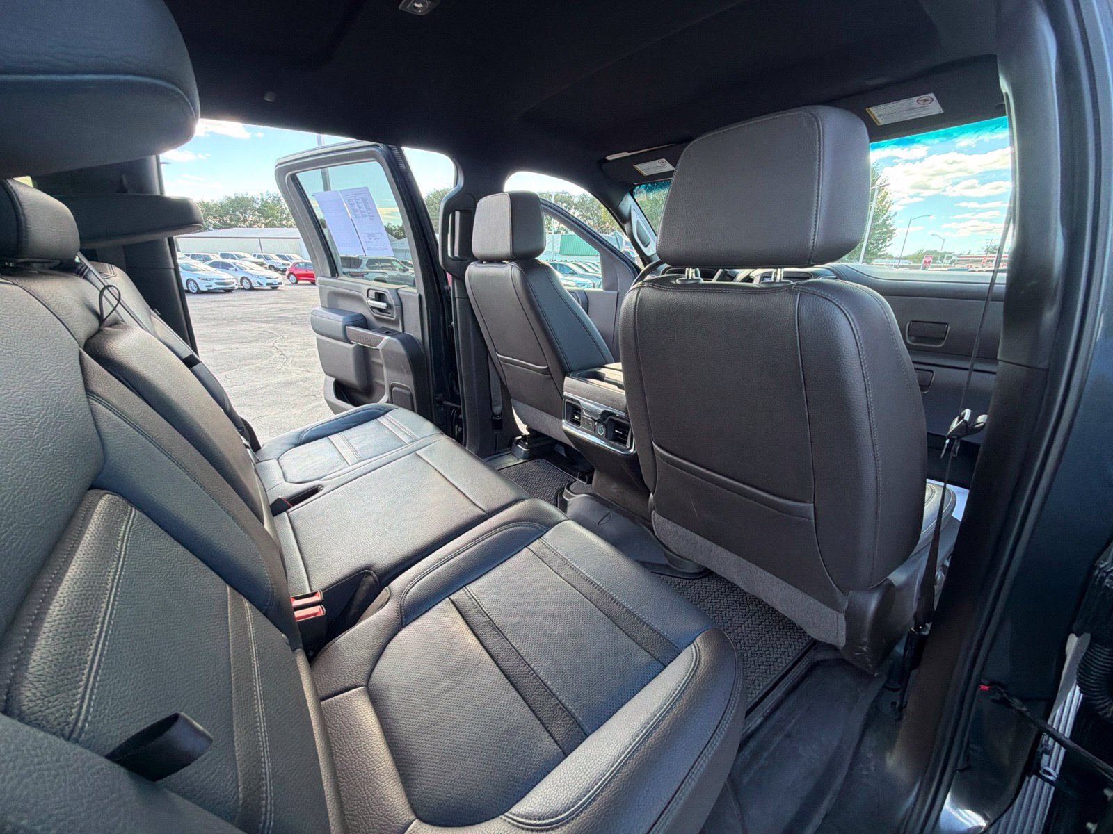 Used 2022 GMC Sierra 3500 Denali AWD/4WD image 33